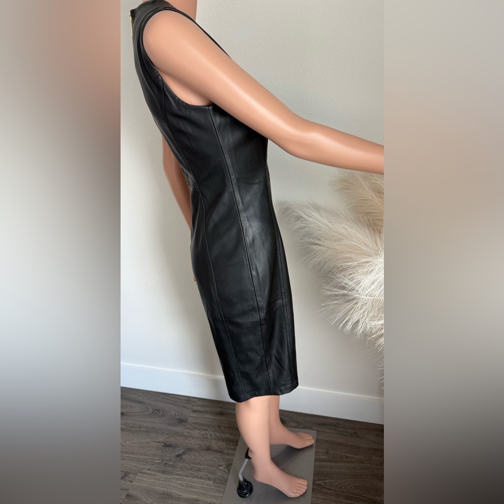 Calvin Klein Women’s Sleeveless Crew Neck Solid Sheath Dress - Picture 2 of 4